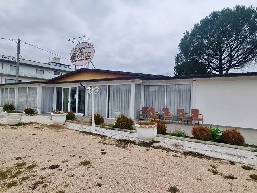 Immagine 5 di Locale commerciale in affitto  in Contrada Ruvitiello a Grottaminarda