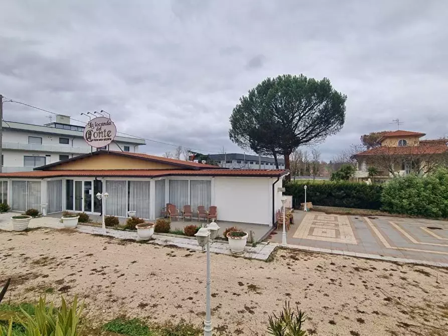 Immagine 6 di Locale commerciale in affitto  in Contrada Ruvitiello a Grottaminarda