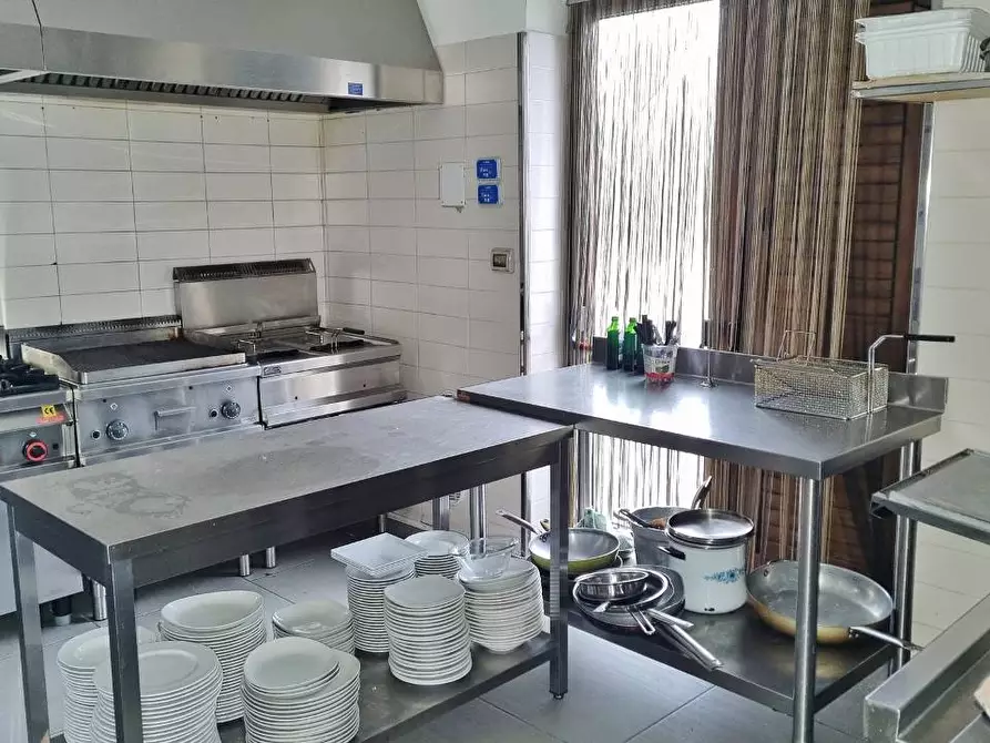 Immagine 8 di Locale commerciale in affitto  in Contrada Ruvitiello a Grottaminarda