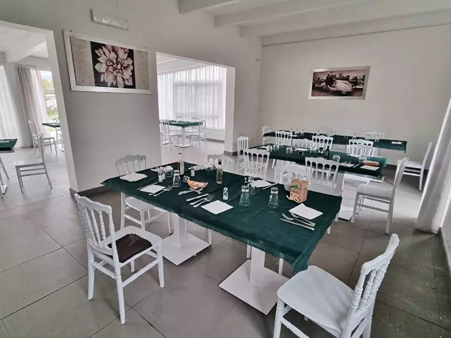 Immagine 10 di Locale commerciale in affitto  in Contrada Ruvitiello a Grottaminarda