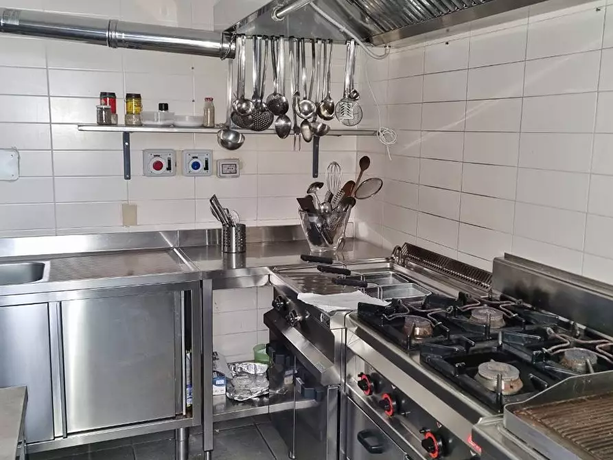 Immagine 11 di Locale commerciale in affitto  in Contrada Ruvitiello a Grottaminarda