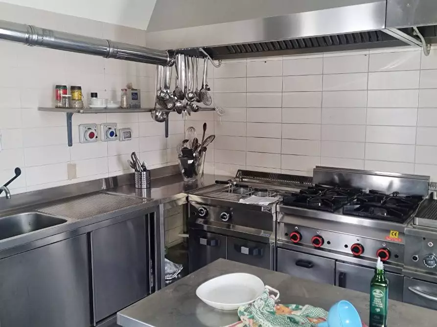 Immagine 18 di Locale commerciale in affitto  in Contrada Ruvitiello a Grottaminarda