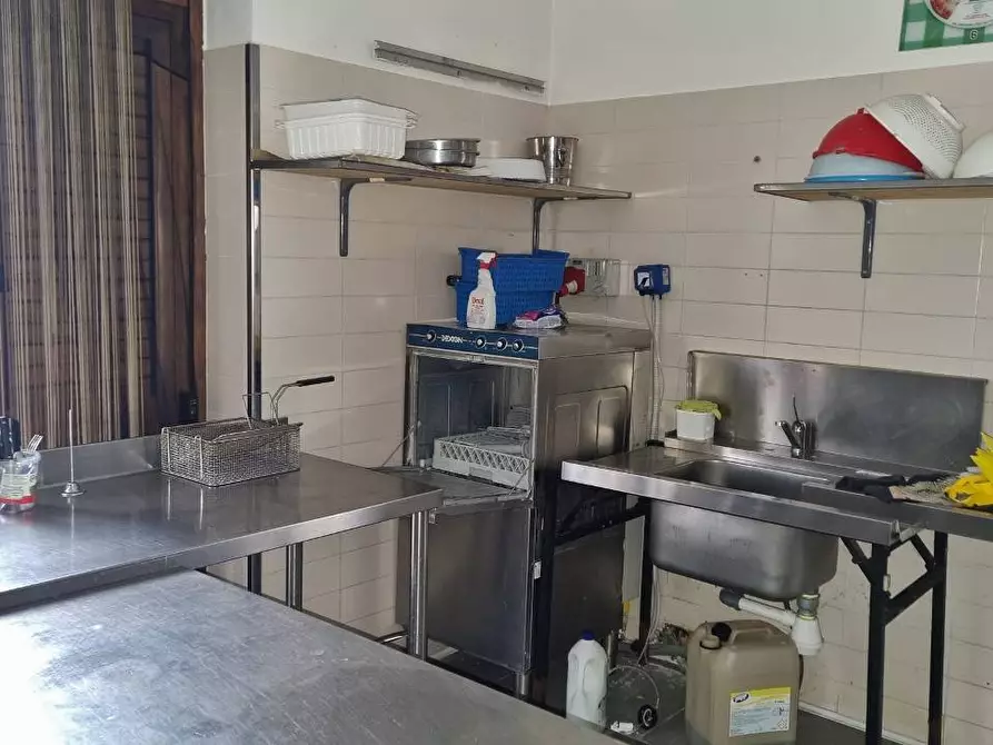 Immagine 19 di Locale commerciale in affitto  in Contrada Ruvitiello a Grottaminarda