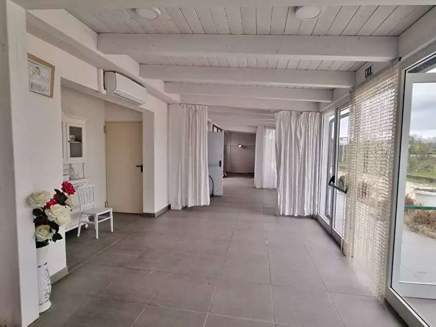 Immagine 23 di Locale commerciale in affitto  in Contrada Ruvitiello a Grottaminarda