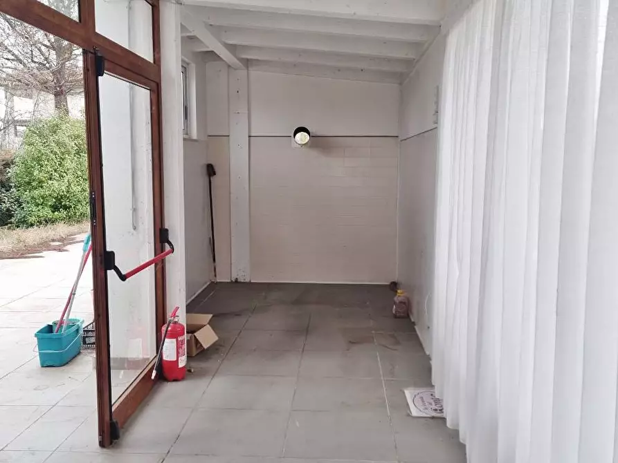 Immagine 25 di Locale commerciale in affitto  in Contrada Ruvitiello a Grottaminarda