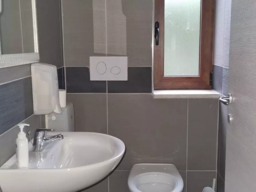 Immagine 28 di Locale commerciale in affitto  in Contrada Ruvitiello a Grottaminarda