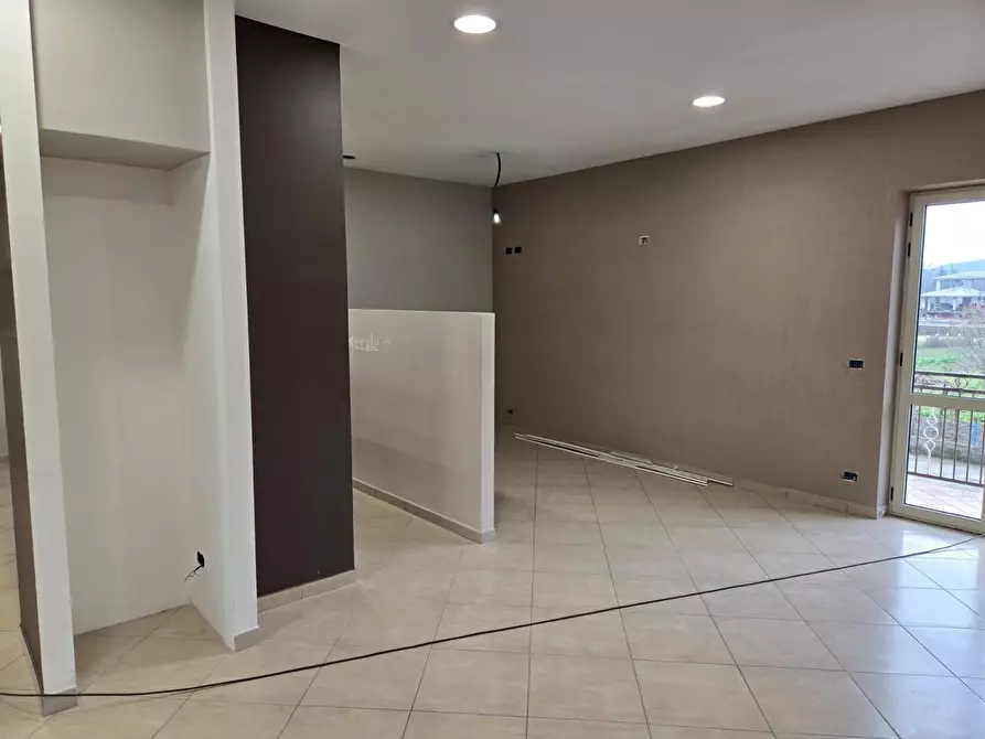 Immagine 2 di Locale commerciale in affitto  in via occhitelli a Volturara Irpina