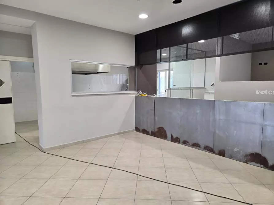 Immagine 8 di Locale commerciale in affitto  in via occhitelli a Volturara Irpina