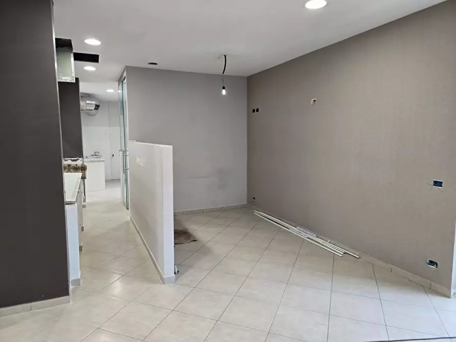 Immagine 9 di Locale commerciale in affitto  in via occhitelli a Volturara Irpina