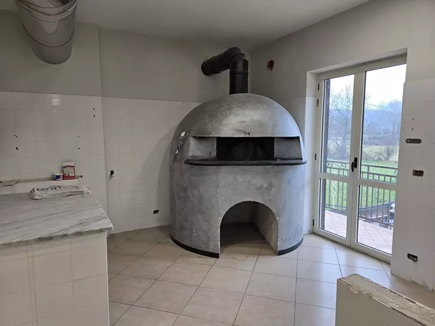 Immagine 16 di Locale commerciale in affitto  in via occhitelli a Volturara Irpina