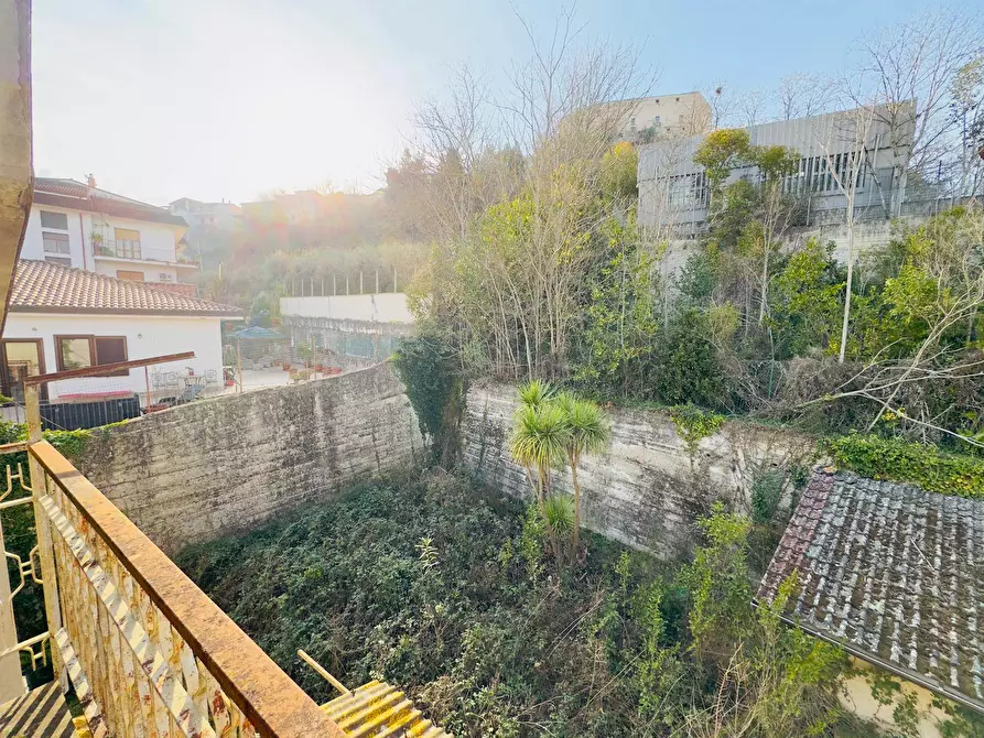 Immagine 21 di Villa in vendita  in VIA STAZIONE a Ceppaloni