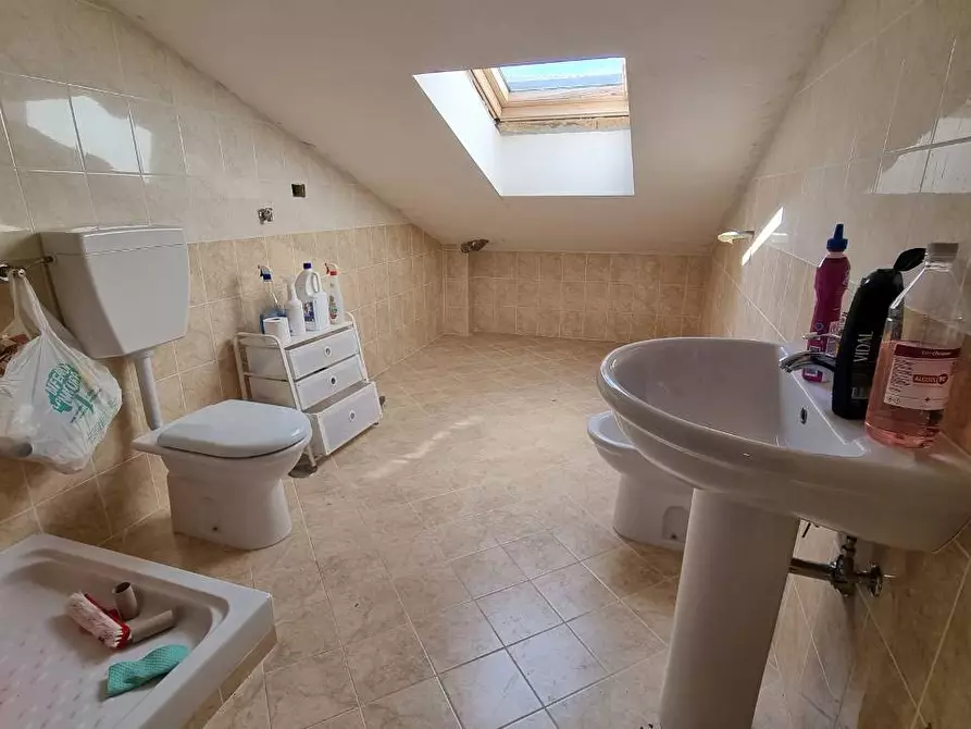 Immagine 17 di Appartamento in vendita  in VIA BERNINI a Grottaminarda