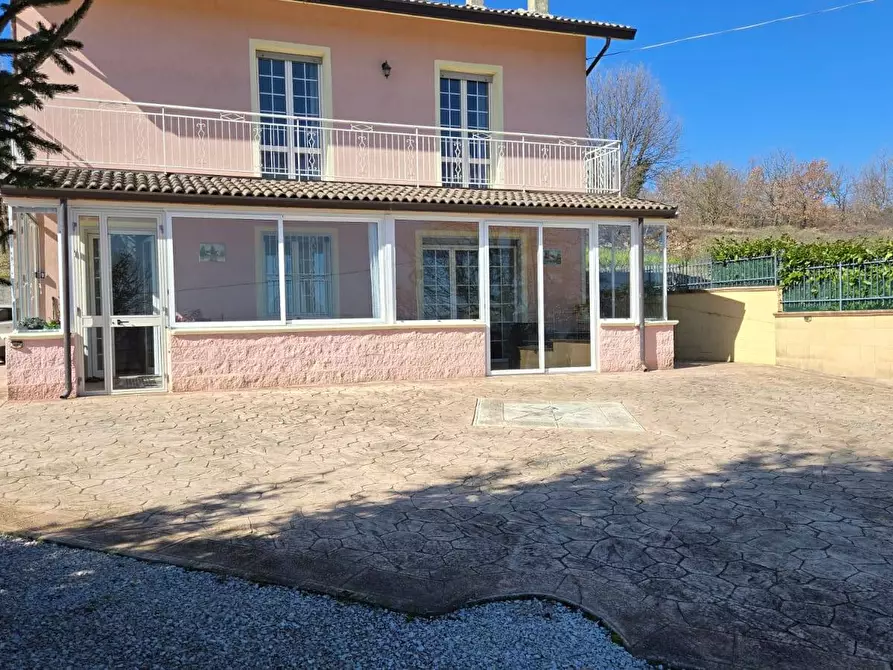 Immagine 3 di Villa in vendita  in C/da Quercete a Montemarano