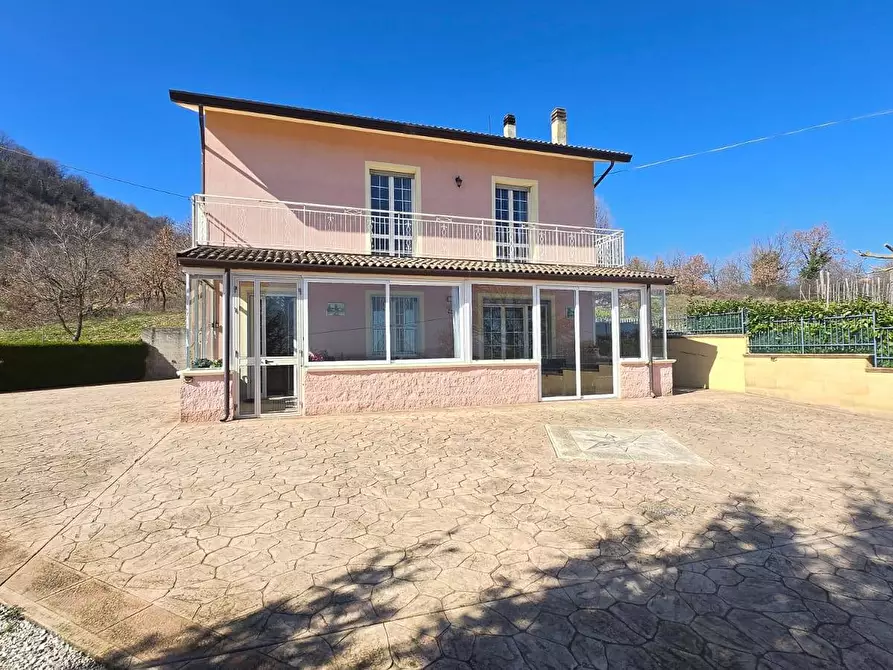 Immagine 4 di Villa in vendita  in C/da Quercete a Montemarano