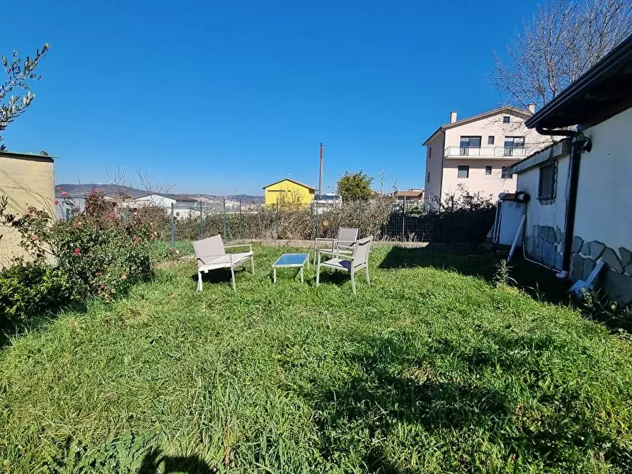 Immagine 8 di Casa indipendente in vendita  in piano di contra a Scampitella