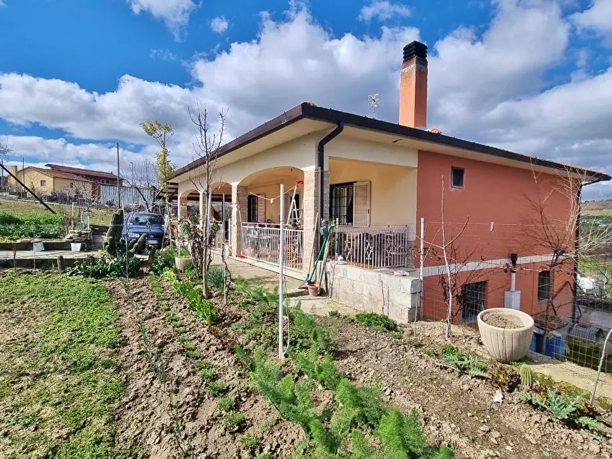 Immagine 1 di Casa indipendente in vendita  in C.da Scampata a Flumeri