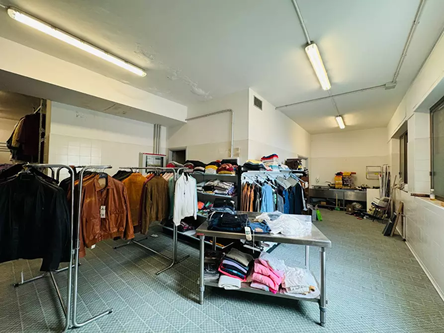 Immagine 8 di Locale commerciale in affitto  in CONTRADA MADDALENA a Ariano Irpino