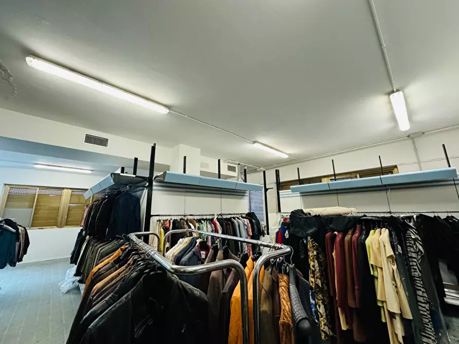 Immagine 10 di Locale commerciale in affitto  in CONTRADA MADDALENA a Ariano Irpino