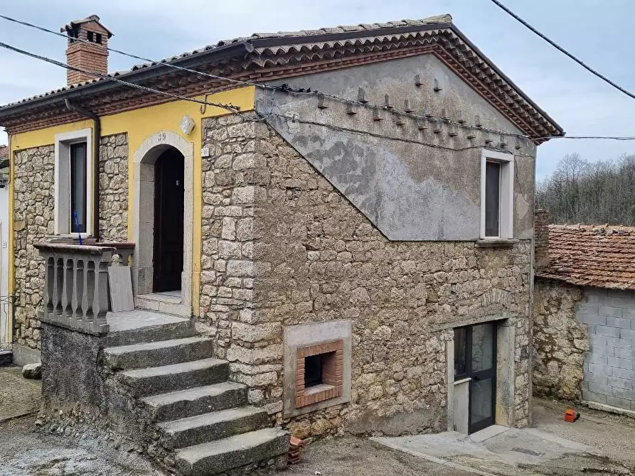 Immagine 3 di Casa indipendente in vendita  in Via Commercio a Guardia Lombardi