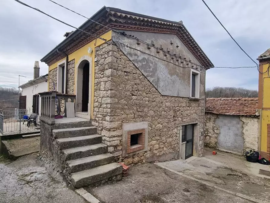 Immagine 2 di Casa indipendente in vendita  in Via Commercio a Guardia Lombardi