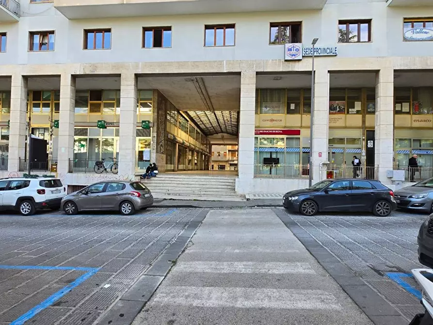 Immagine 5 di Ufficio in vendita  in via de renzi a Avellino