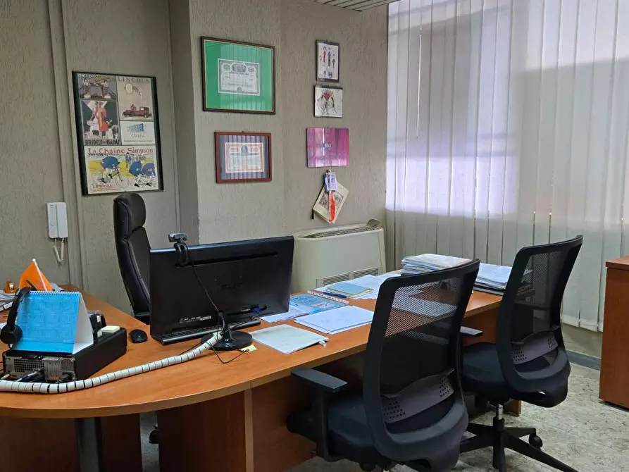 Immagine 16 di Ufficio in vendita  in via de renzi a Avellino
