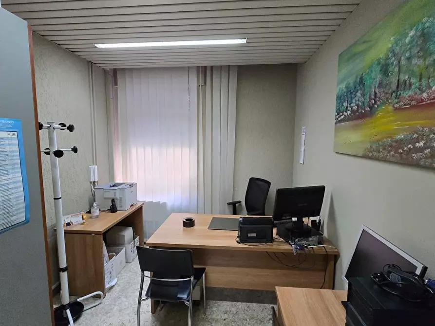 Immagine 23 di Ufficio in vendita  in via de renzi a Avellino
