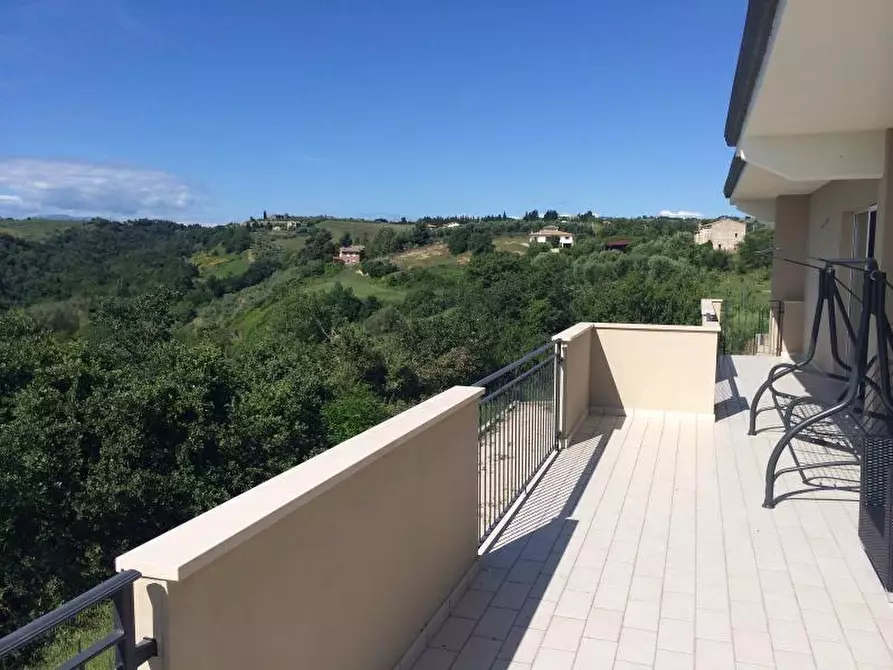 Immagine 22 di Villa in affitto  a Cupra Marittima