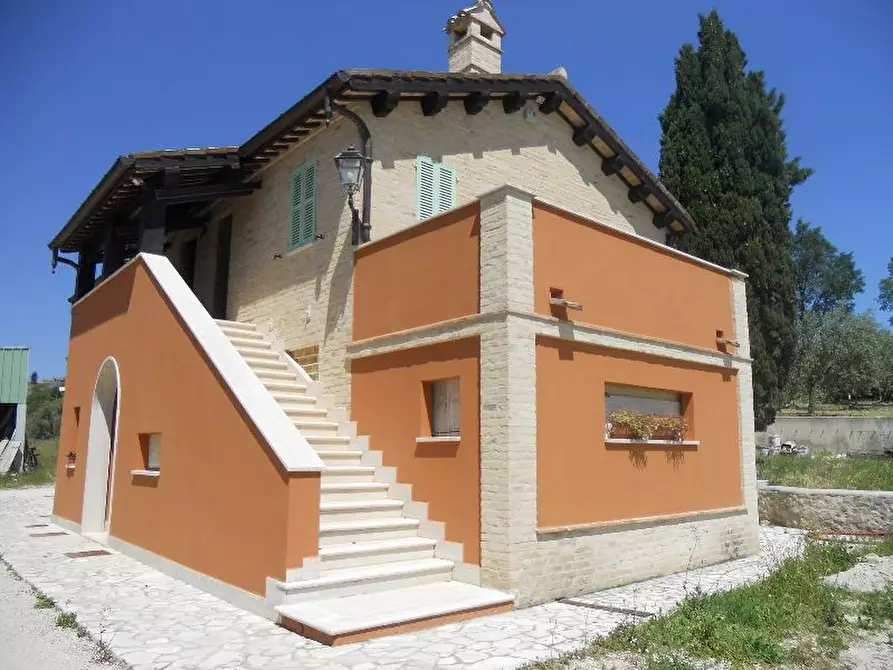 Immagine 13 di Rustico / casale in vendita  in offida a Offida