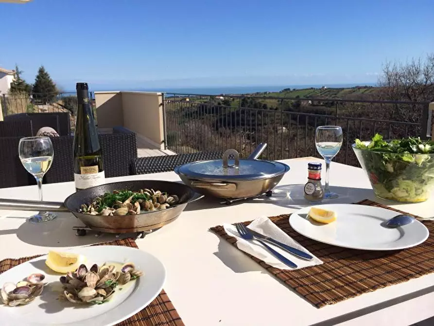 Immagine 26 di Villa in vendita  a Cupra Marittima