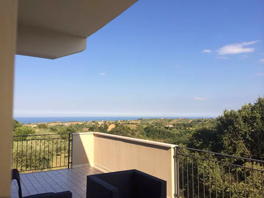 Immagine 23 di Villa in affitto  a Cupra Marittima