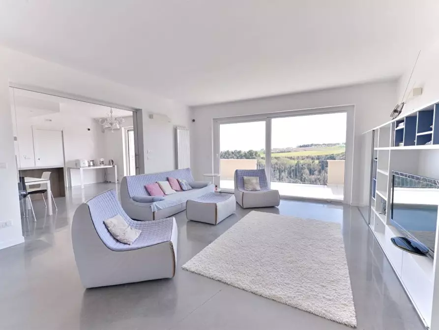 Immagine 13 di Villa in vendita  a Cupra Marittima