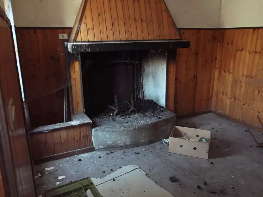 Immagine 7 di Rustico / casale in vendita  in Cont. valle di Rotella a Rotella