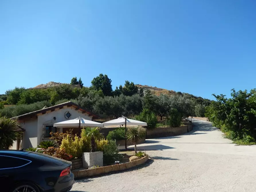 Immagine 8 di Villa in vendita  a Colonnella