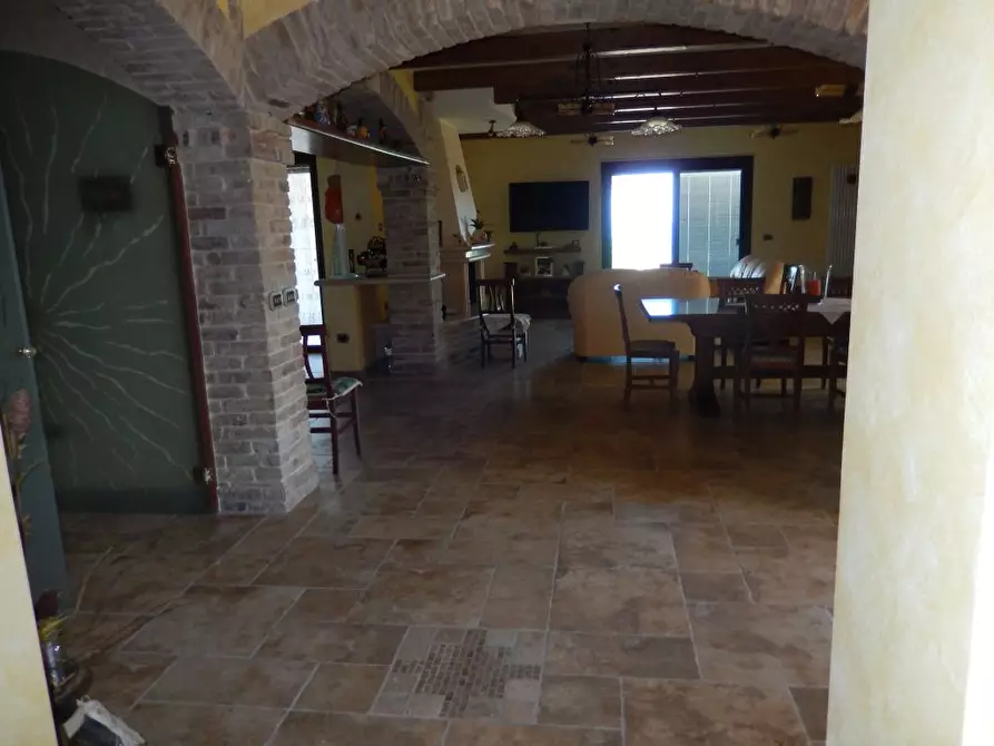 Immagine 13 di Villa in vendita  a Colonnella