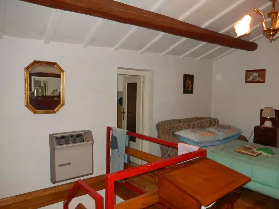 Immagine 9 di Rustico / casale in vendita  a Controguerra