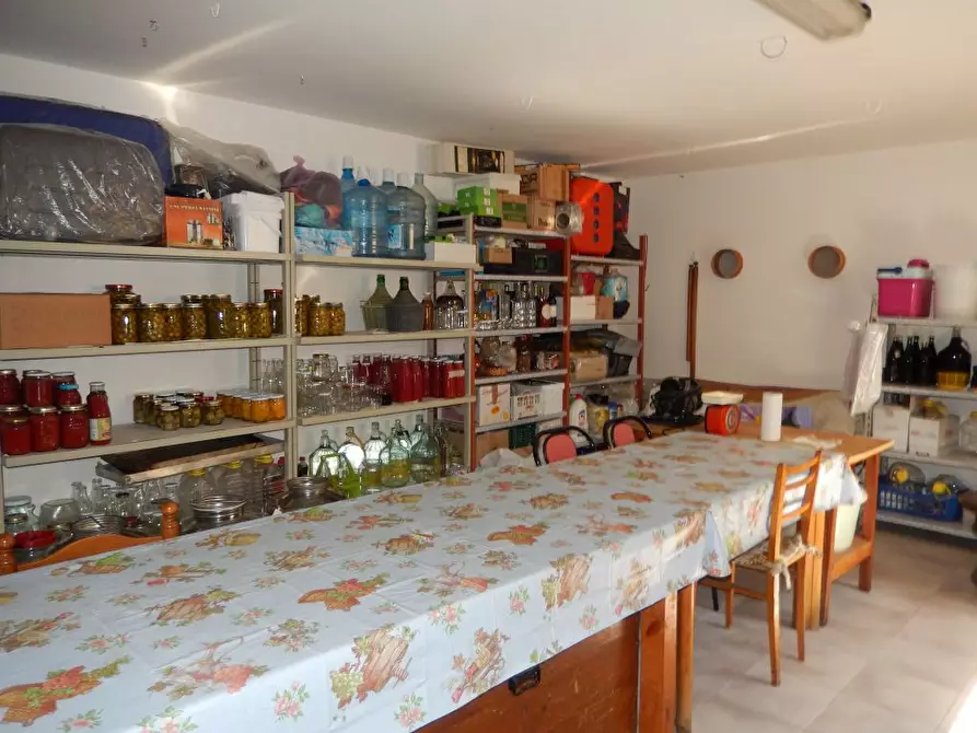 Immagine 17 di Rustico / casale in vendita  a Controguerra