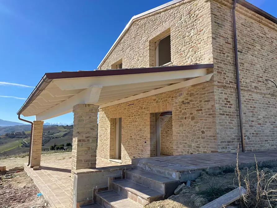 Immagine 8 di Rustico / casale in vendita  a Cossignano