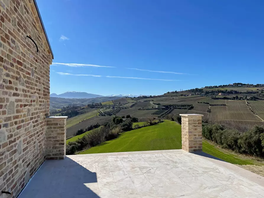 Immagine 1 di Rustico / casale in vendita  a Cossignano