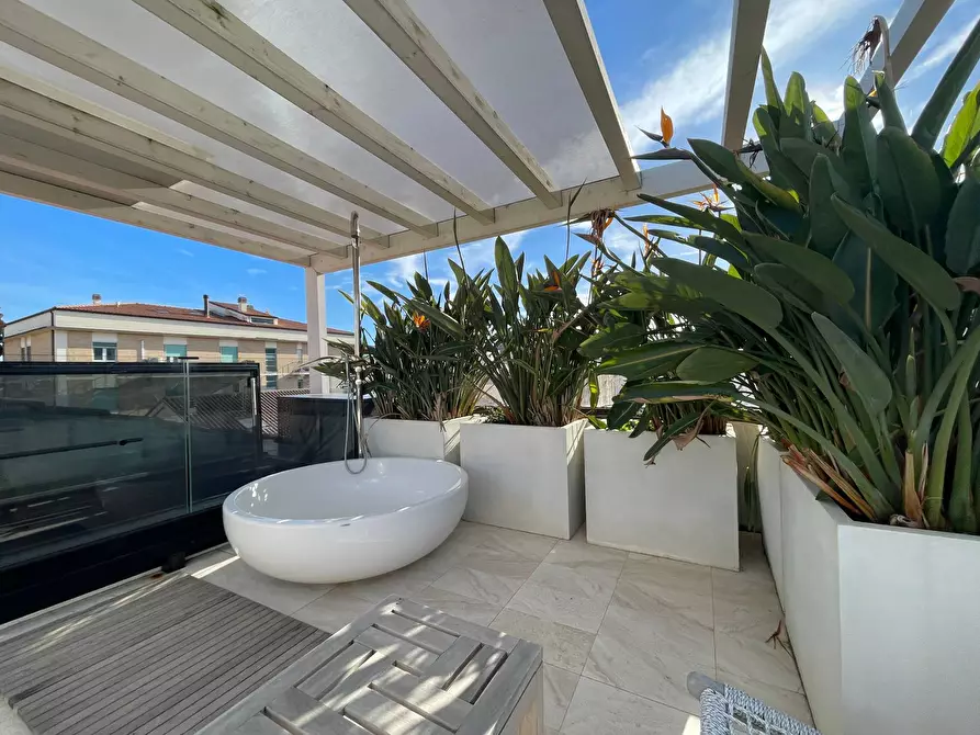 Immagine 1 di Agriturismo in vendita  in Volturno a San Benedetto Del Tronto