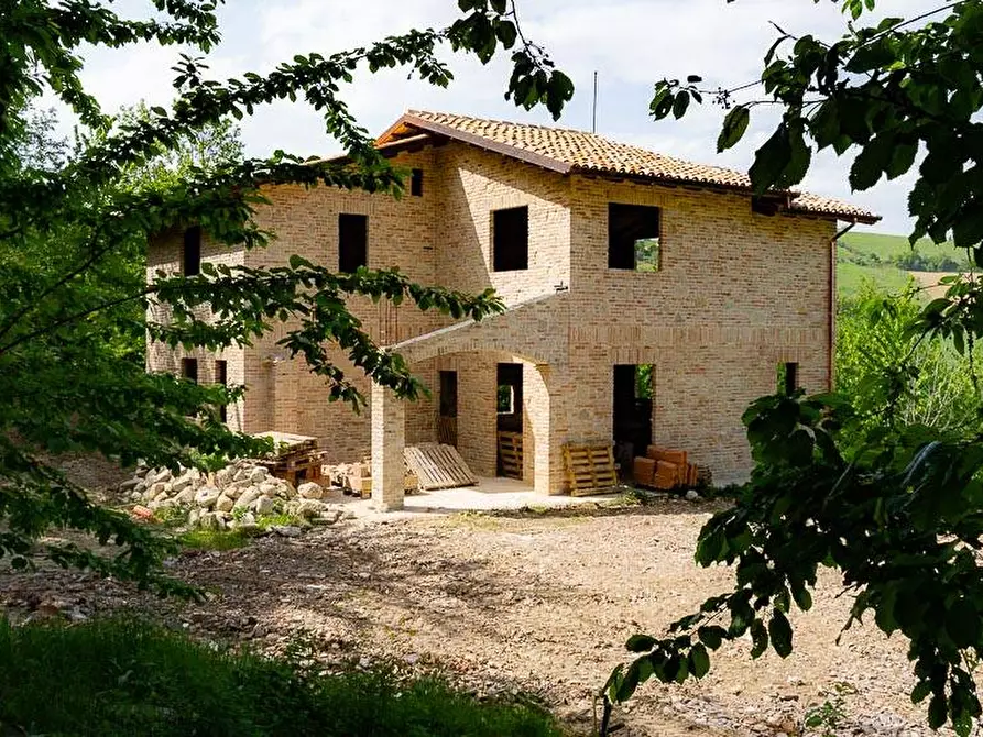 Immagine 3 di Rustico / casale in vendita  a Castignano