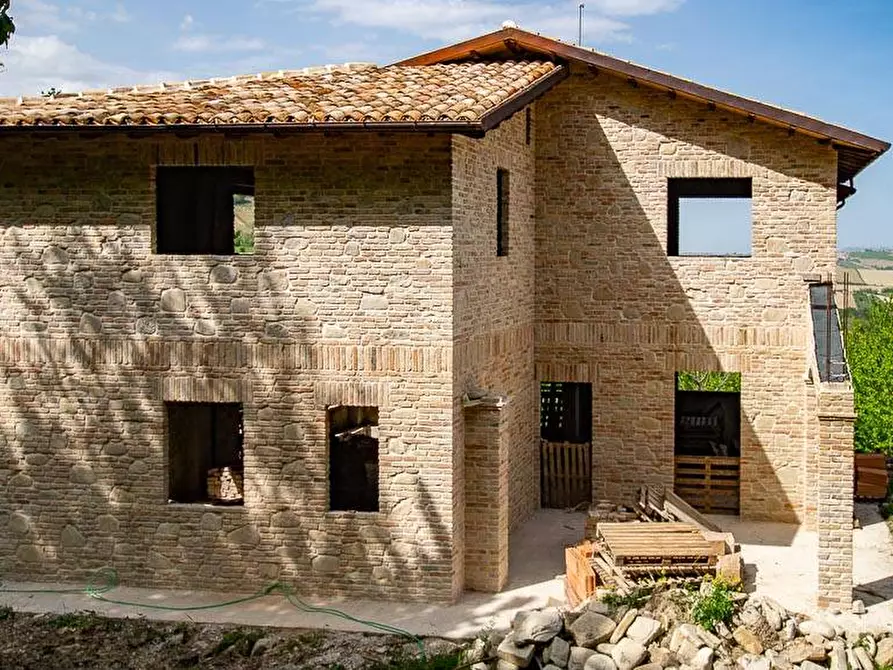 Immagine 7 di Rustico / casale in vendita  a Castignano