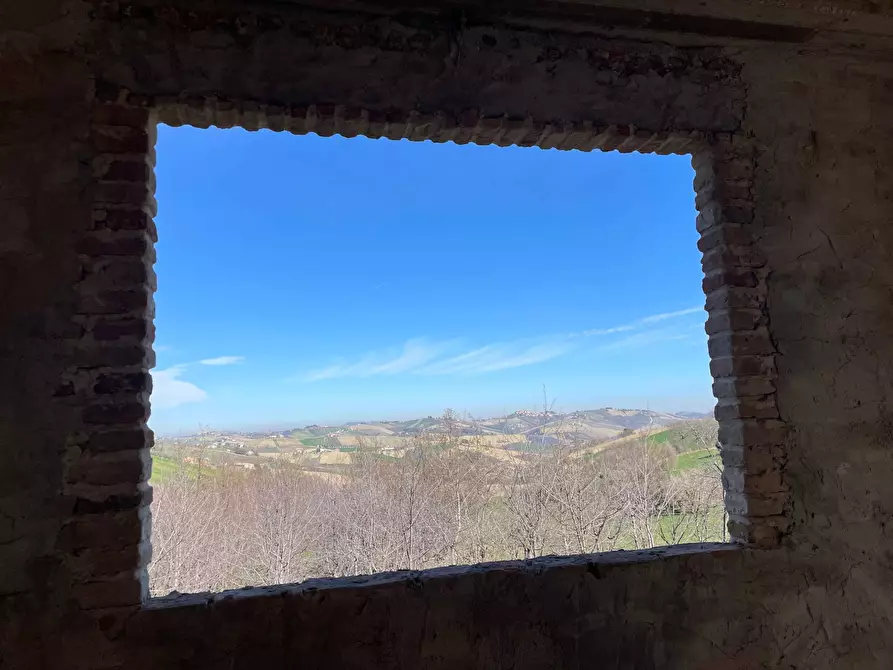 Immagine 8 di Rustico / casale in vendita  a Castignano