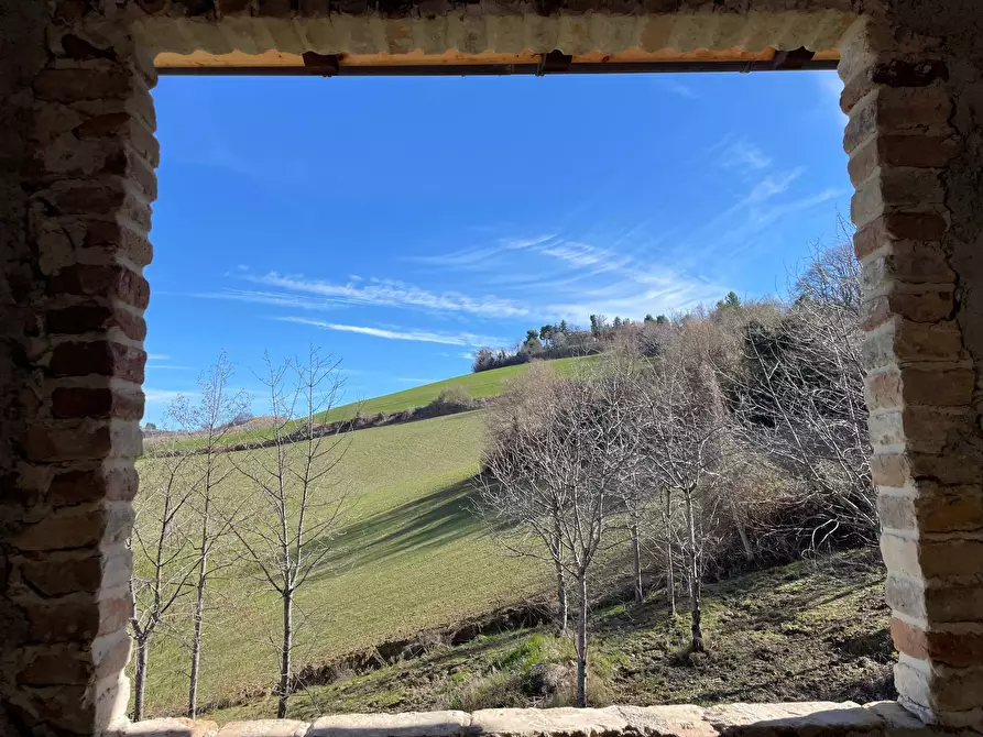 Immagine 14 di Rustico / casale in vendita  a Castignano