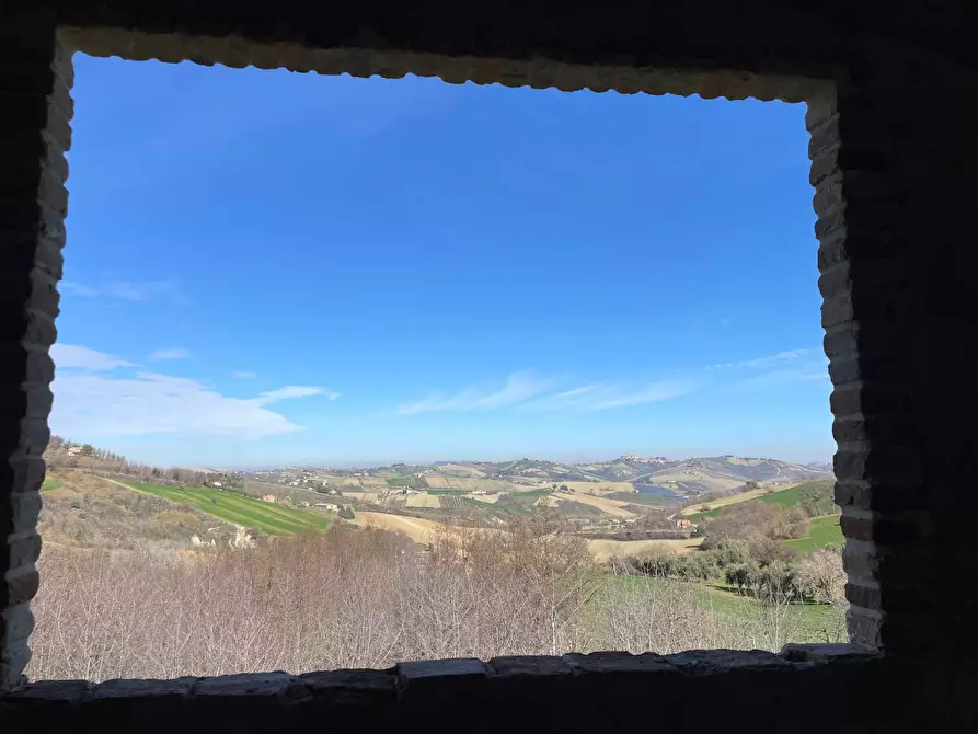 Immagine 15 di Rustico / casale in vendita  a Castignano