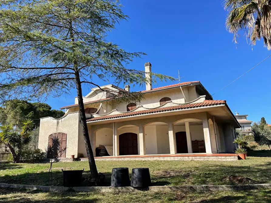 Immagine 1 di Villa in vendita  in Contrada San Donato a Monteprandone