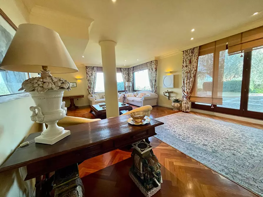 Immagine 1 di Villa in vendita  in Contrada Castelletta a Civitanova Marche