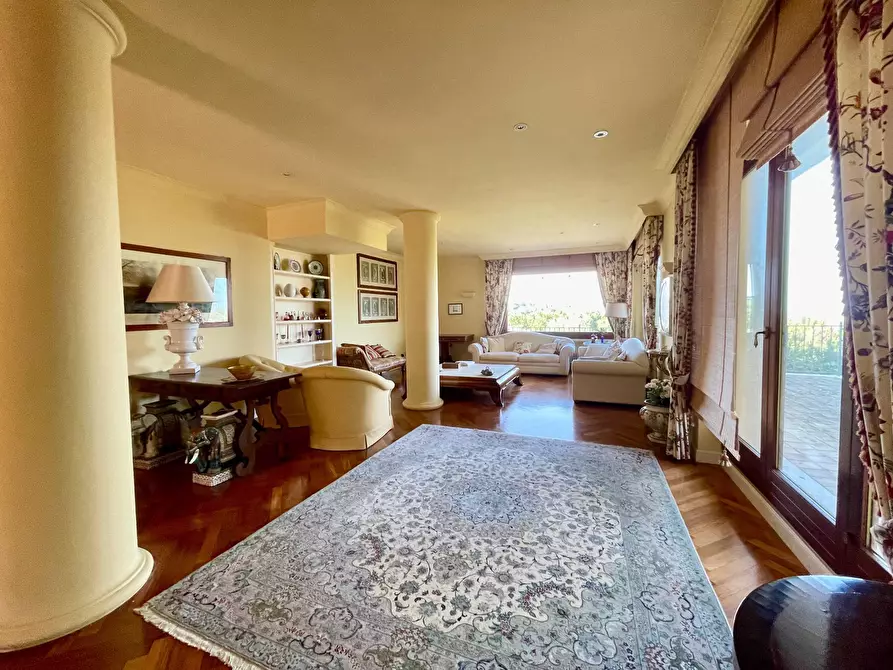 Immagine 2 di Villa in vendita  in Contrada Castelletta a Civitanova Marche