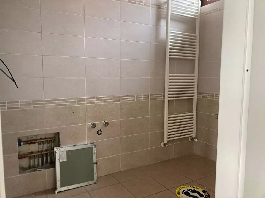 Immagine 9 di Attività commerciale in affitto  in via cremona a Mantova