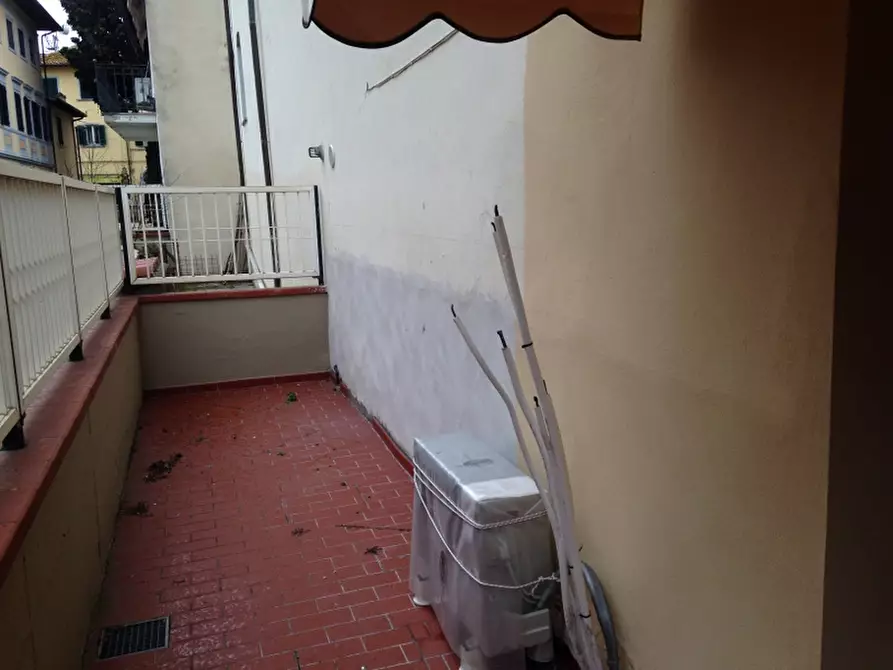 Immagine 5 di Attività commerciale in affitto  a Empoli